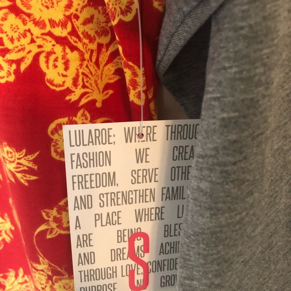 LulaRoe Randy T-shirt size small. Red/gray - Picture 4 of 6